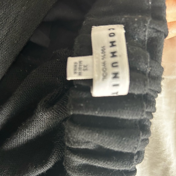 Aritzia 100% Wool Cargo Pants - Picture 4 of 4